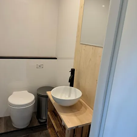 Hausboot Kitilou بوتيل *
